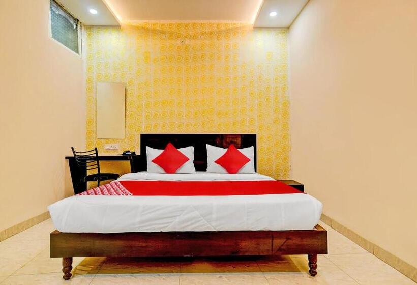 חדר קלאסי לשלושה, Oyo Hotel Darshini