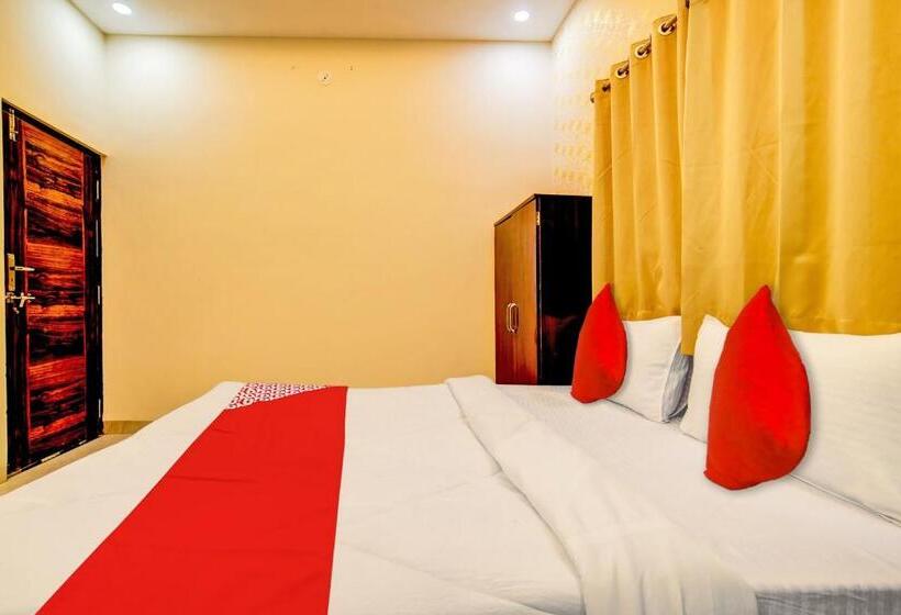 חדר קלאסי לשלושה, Oyo Hotel Darshini