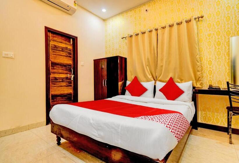 חדר קלאסי לשלושה, Oyo Hotel Darshini