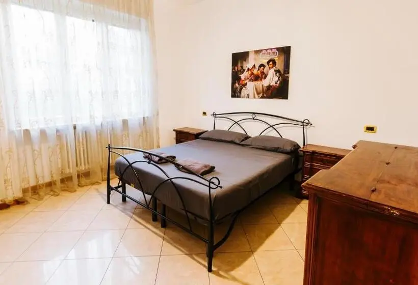 اتاق استاندارد با سرویس بهداشتی مشترک, Art Suites Verona