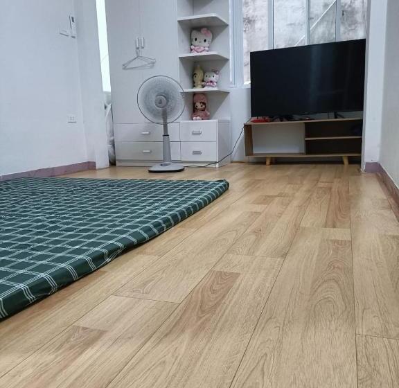 اتاق استاندارد, Family House