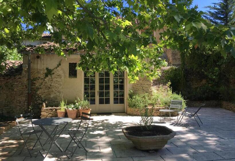 غرفة قياسية مزوَّدة بتراس, Le Mas De Pierre étoile