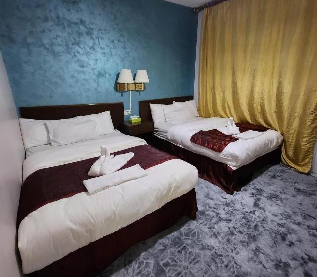 اتاق استاندارد با سرویس بهداشتی مشترک, Rabail House