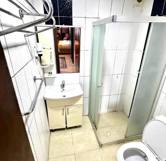 Quarto Triplo Deluxe, Raydon