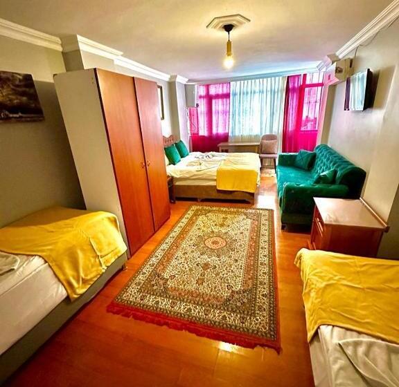 Quarto Familiar, Raydon
