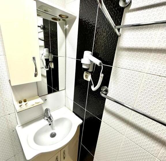 Quarto Estandar, Raydon