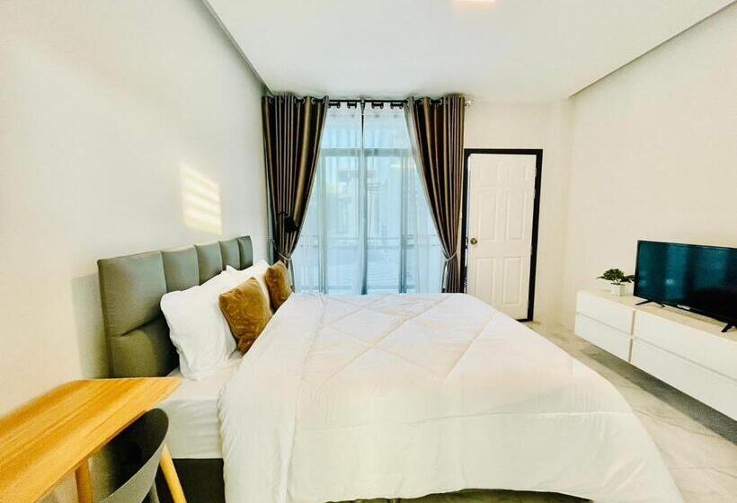 חדר דלוקס עם מרפסת, Sky View Home And Hostel Chiangmai