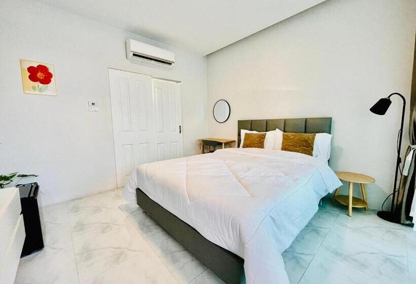 חדר דלוקס עם מרפסת, Sky View Home And Hostel Chiangmai