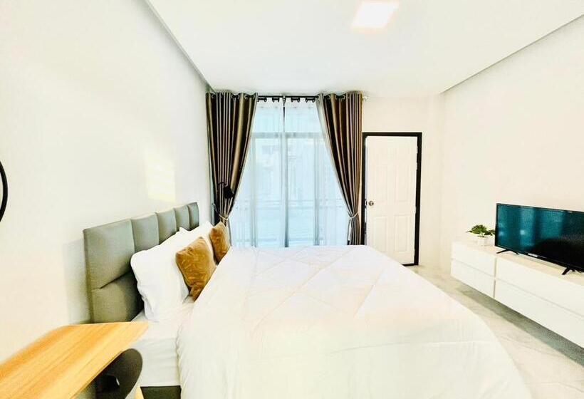 חדר דלוקס עם מרפסת, Sky View Home And Hostel Chiangmai