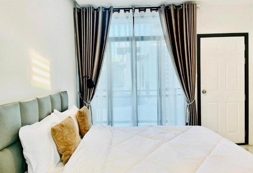 חדר דלוקס עם מרפסת, Sky View Home And Hostel Chiangmai