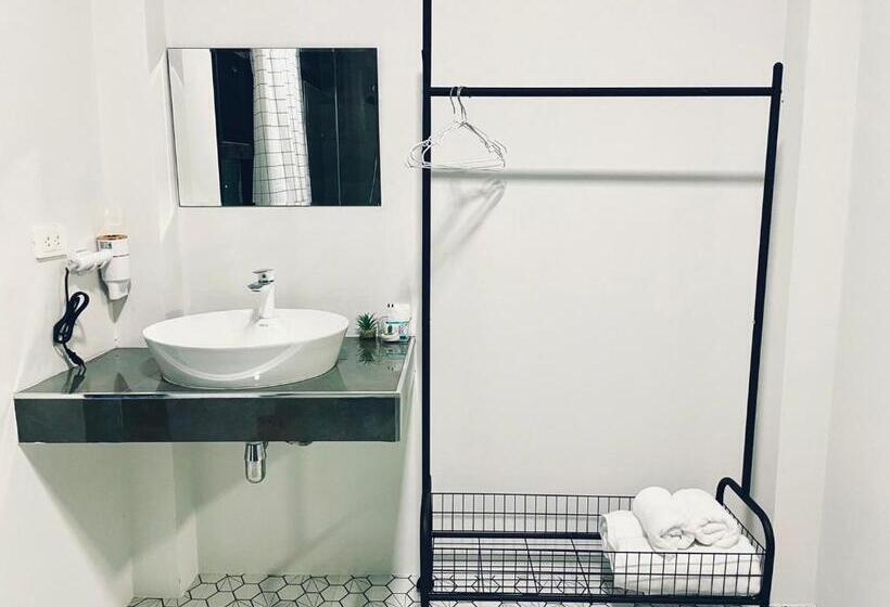 חדר דלוקס עם מרפסת, Sky View Home And Hostel Chiangmai