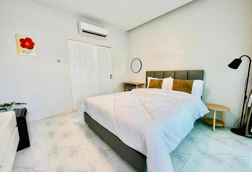 חדר דלוקס עם מרפסת, Sky View Home And Hostel Chiangmai