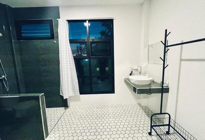 Номер Deluxe с Балконом, Sky View Home And Hostel Chiangmai