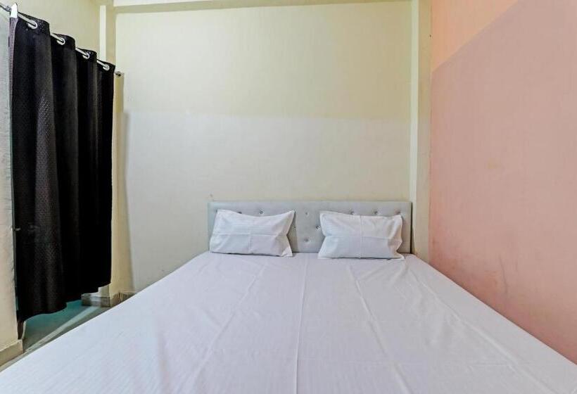 اتاق کلاسیک سه تخته, Spot On Hotel Shyam