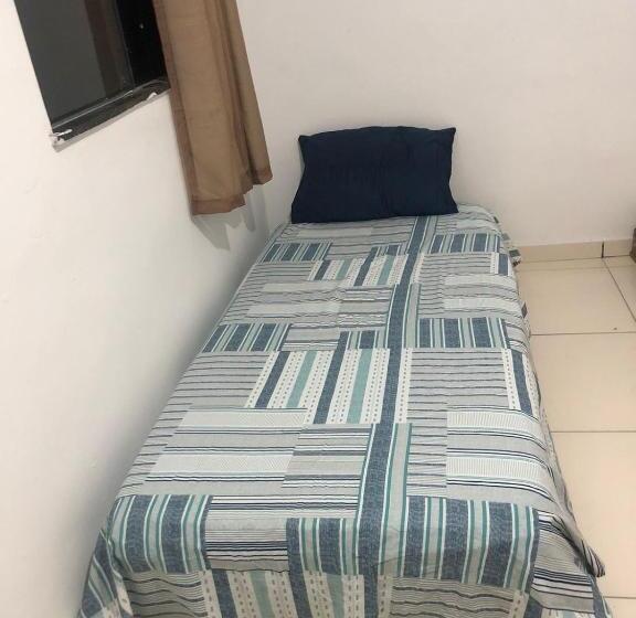 اتاق استاندارد سه تخته با سرویس بهداشتی مشترک, Tchê Hostel