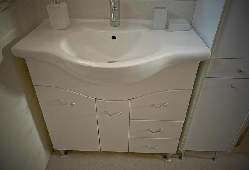 غرفة قياسية, Al Sit Ed Marino