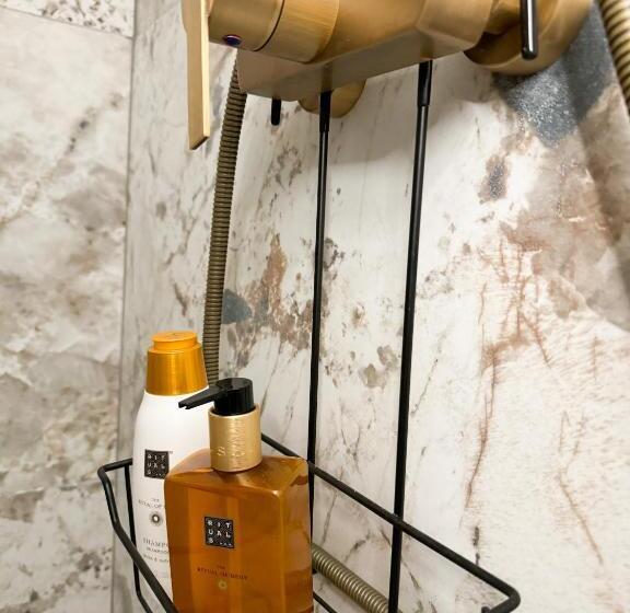 스탠다드 룸, La Chambre Des Trois églises