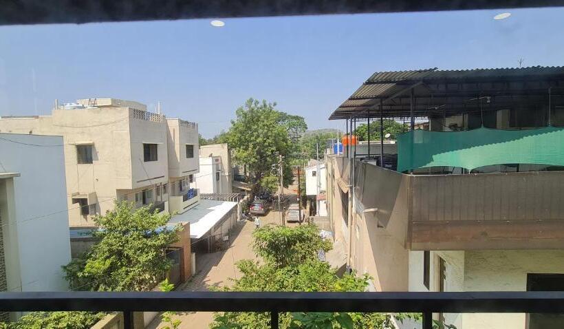 חדר דלוקס, Galaxy Residency