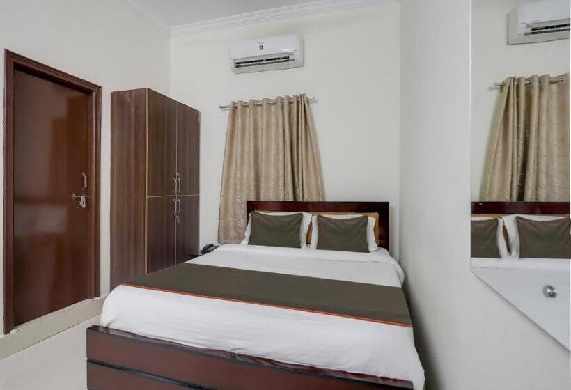 اتاق کلاسیک سه تخته, Collection O Svs Grand Guest House