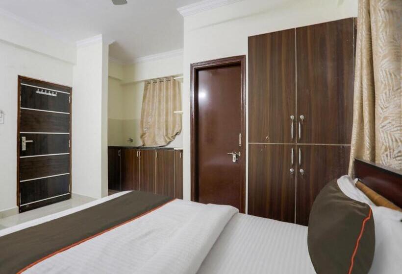 اتاق کلاسیک سه تخته, Collection O Svs Grand Guest House