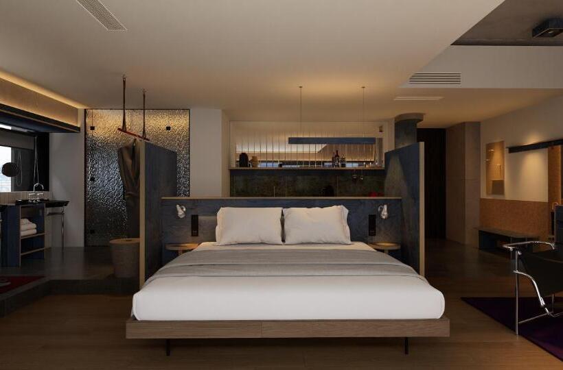 Президентский Люкс, 彼厅酒店hotel In Between