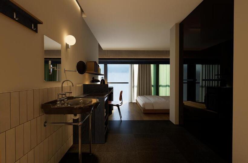 Номер Стандарт, 彼厅酒店hotel In Between