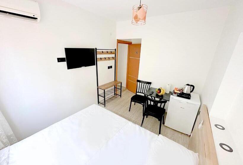 חדר סטנדרט, Menesa