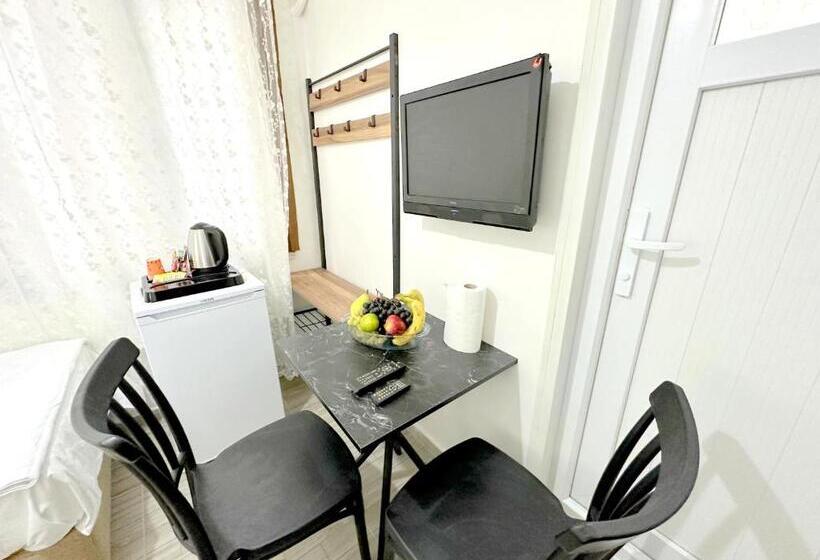 חדר סטנדרט, Menesa