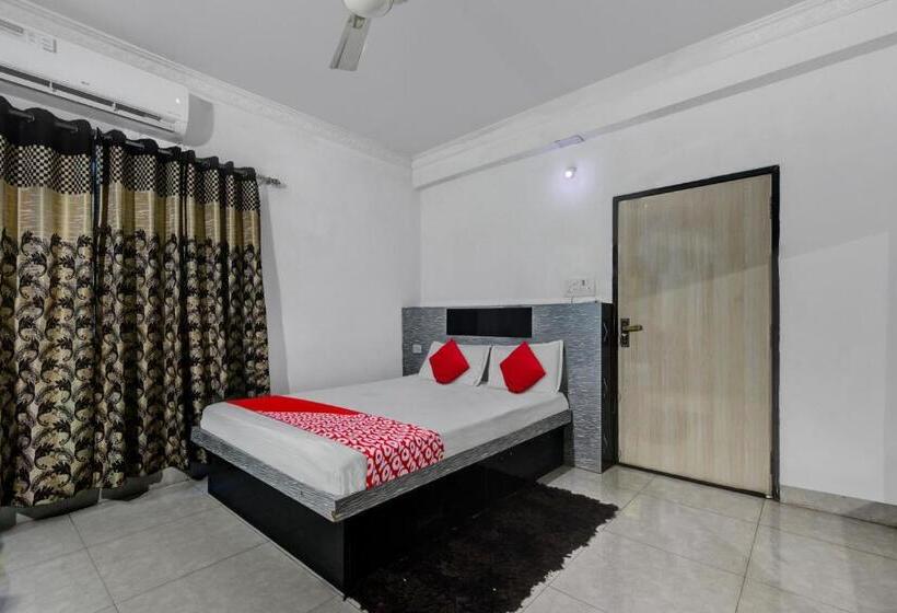 חדר קלאסי לשלושה, Super Oyo Aruna Banquet And Guest House