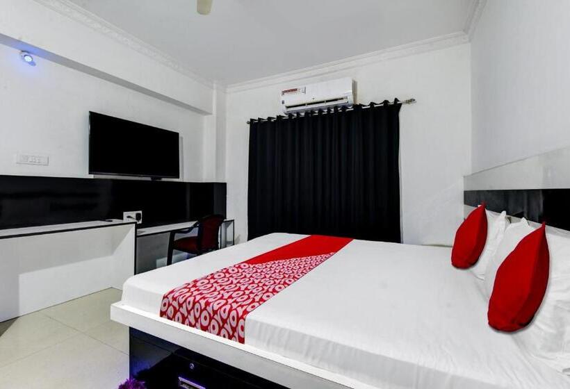 חדר קלאסי לשלושה, Super Oyo Aruna Banquet And Guest House