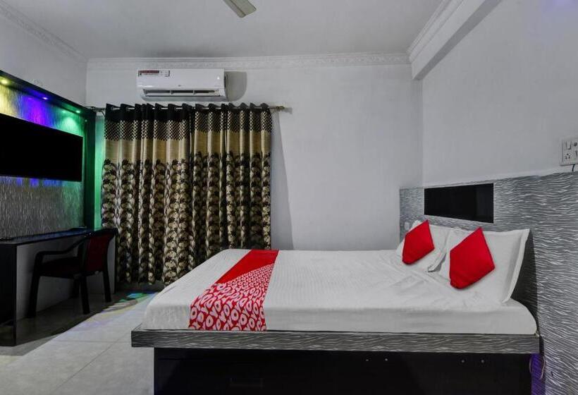 חדר קלאסי לשלושה, Super Oyo Aruna Banquet And Guest House