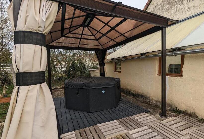 غرفة عائلية, Guestroom Bouges Le Château, 1 Pièce, 3 Personnes   Fr 1 591 536