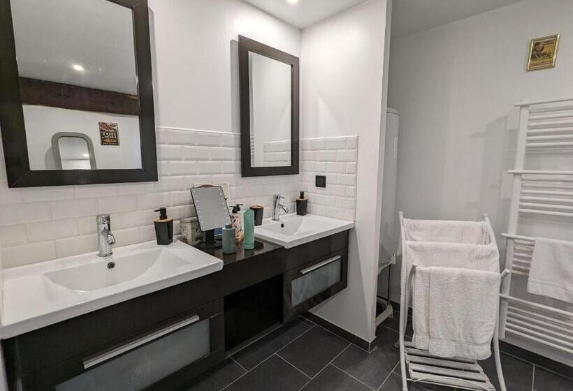 Семейный Номер, Guestroom Bouges Le Château, 1 Pièce, 3 Personnes   Fr 1 591 536