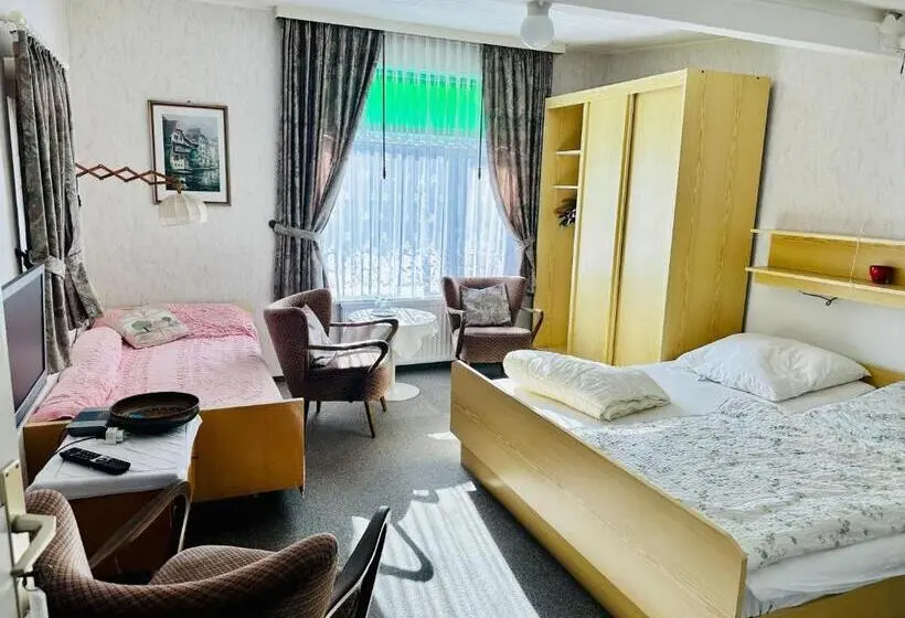 اتاق راحتی سه تخته, Haus Deitje