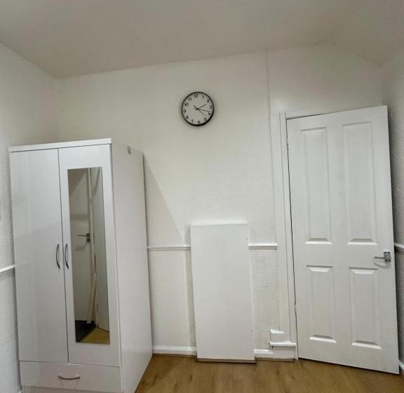 Номер Deluxe, Keedonwood Road Bromley, Rooms With Free Wifi
