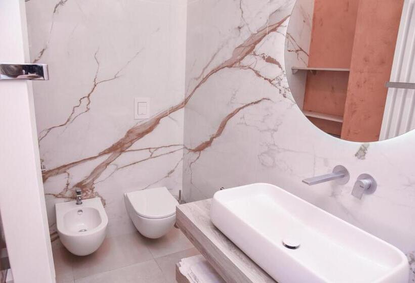 חדר סטנדרט עם מיטת קינג, Shanti Rooms & Apartments Risorgimento