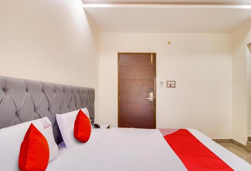 اتاق کلاسیک سه تخته, Rr Residency