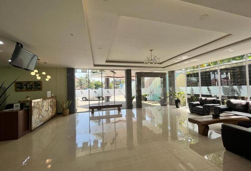 اتاق لوکس با تخت بزرگ, T Hotel Kualanamu