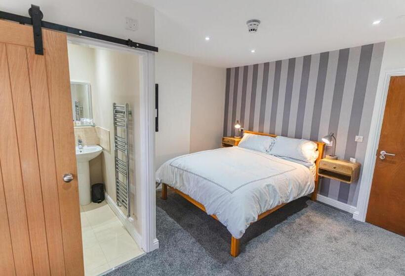 Номер Стандарт, Eyre Arms