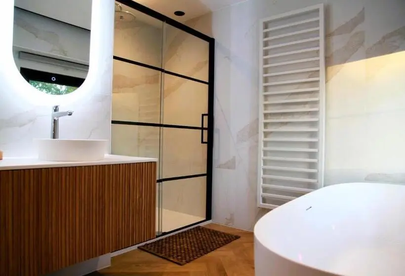 バスタブ付きスタンダードルーム, Dionbulles & Dionlodge Guesthouse, Private Wellness Pool In Option