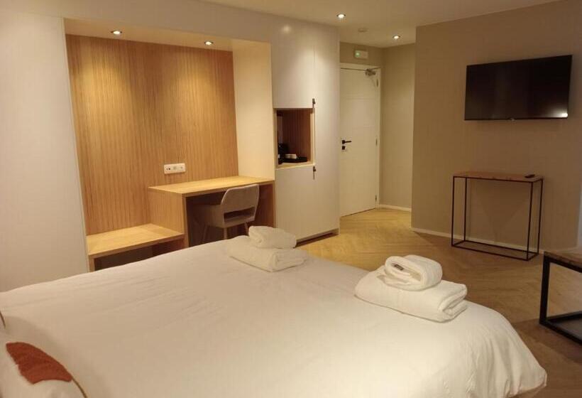 标准间带漩涡浴缸, Dionbulles & Dionlodge Guesthouse, Private Wellness Pool In Option