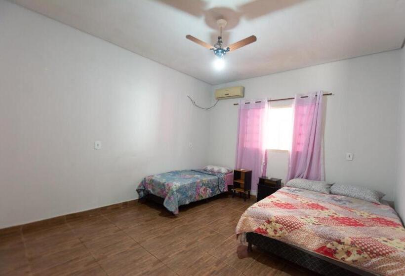اتاق خانوادگی, Hostel Toca Do Noel E Bia