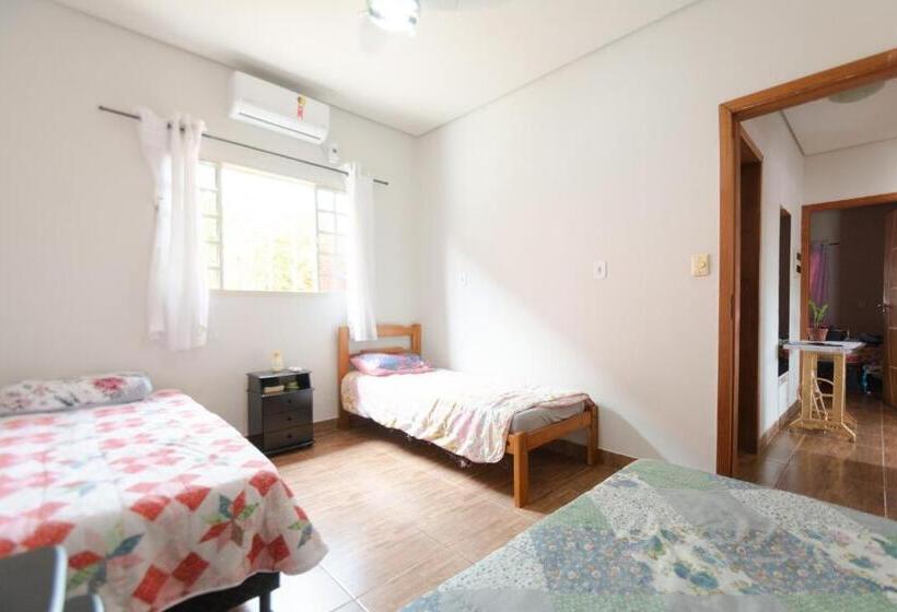 سرير فى غرفة مشتركه, Hostel Toca Do Noel E Bia