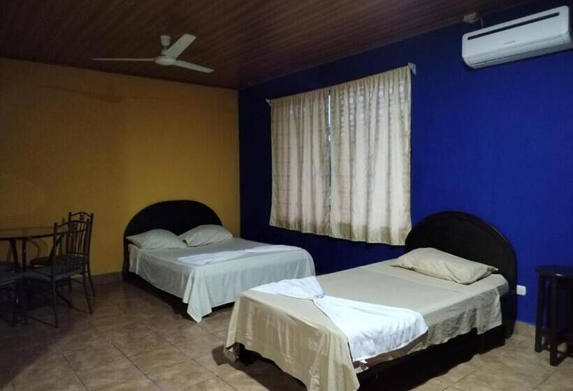 身障者適用スタンダードルーム, Bioluminiscencia Hostel Tours   North