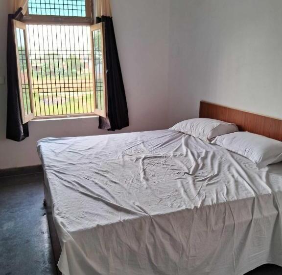 Klassiskt Trippelrum, Oyo Double Ss