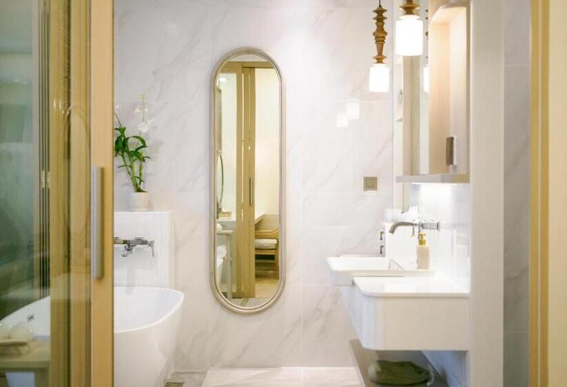 Люкс с Бассейном, The Little Shore Khao Lak By Katathani