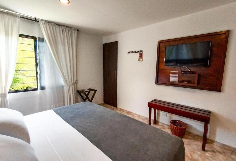 חדר סטנדרט לשלושה, Tierra Maravilla