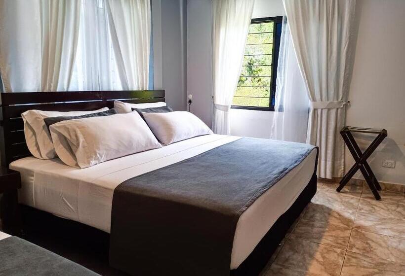 חדר סטנדרט לשלושה, Tierra Maravilla