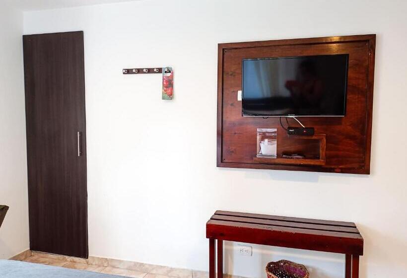 חדר סטנדרט לשלושה, Tierra Maravilla