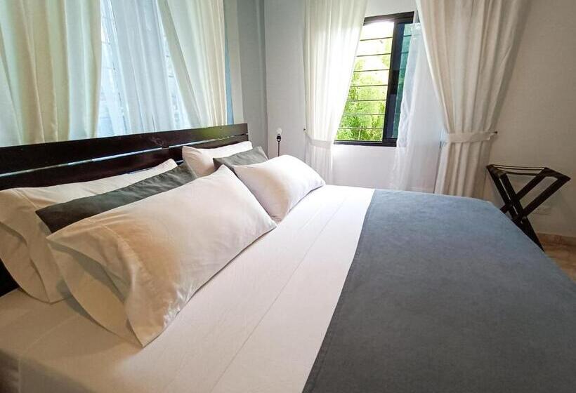 חדר סטנדרט לשלושה, Tierra Maravilla